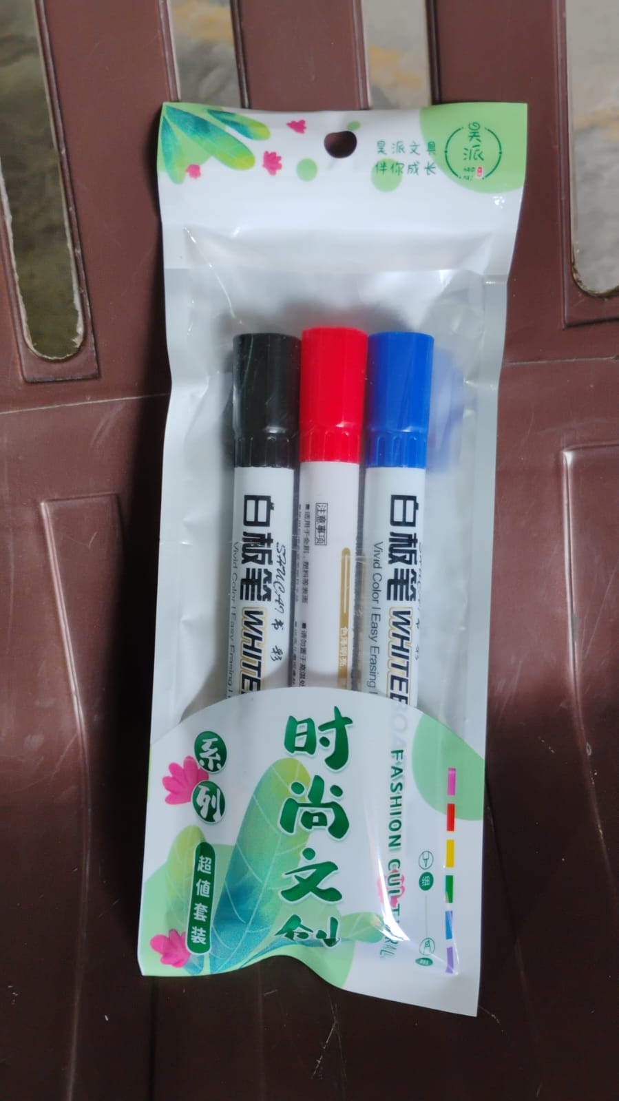 Mix Color Marker Pen used in all kinds of school, college (3 Pcs Set) Mix Color Marker Pen used in all kinds of school, college (3 Pcs Set)